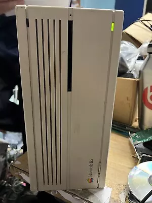 VINTAGE APPLE MACINTOSH IIci DESKTOP COMPUTER - POWERS ON NO FURTHER TESTING • $149.99