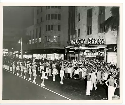 Vintage 8x10 Candid Publicity Photo 1953 Premiere Of Fair Wind To Java In Miami • $19.99