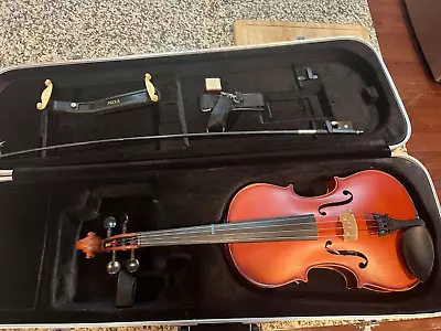 $299 • Buy Scherl & Roth Arietta 15-Inch Student Viola Outfit With Case And Bow