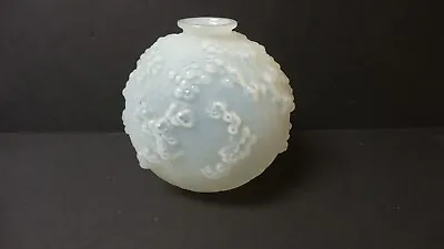 Authentic R. LALIQUE Opalescent DRUIDE Vase C. 1924  • $1850