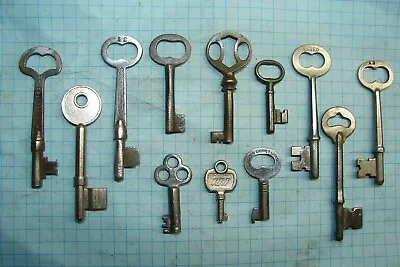 12 Antique Skeleton Furniture Barrel Cabinet And Old Lock Keys • $4.25