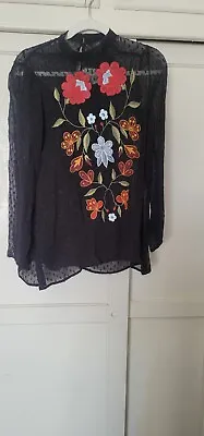 Zara Floral Embroidered Blouse. Size XS • $20