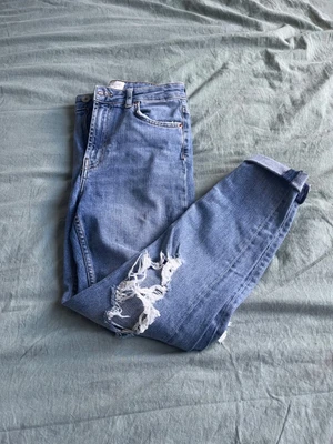 $17.99 • Buy Bershka Ripped Mom Jeans Size EU 36 USA 04 Will Fit AU SIZE 6-8 Just Like New