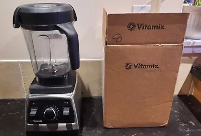 Vitamix Professional Series 750 *INCLUDES TWO 64OZ CONTAINERS (One Is Brand New) • $455.94