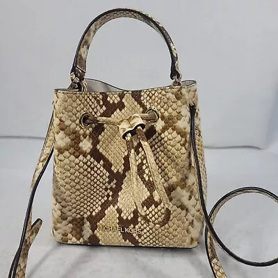 Michael Kors Suri Python Embossed Leather Small Bucket Crossbody Purse Natural • $36