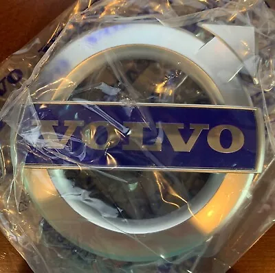 Genuine Volvo Emblem 31383032 • $45