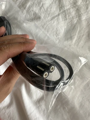 £1 • Buy European Power Cord EU 2 Pin Plug To IEC C7 Figure 8 Socket Mains Lead