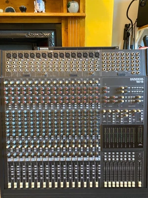 £500 • Buy Mackie 16.8 16-channel 8 Bus Mixing Desk + Power Supply