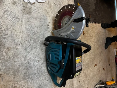 £300 • Buy Makita 12 Inch 2 Stroke Petrol Disc Cutter With Diamond Blade