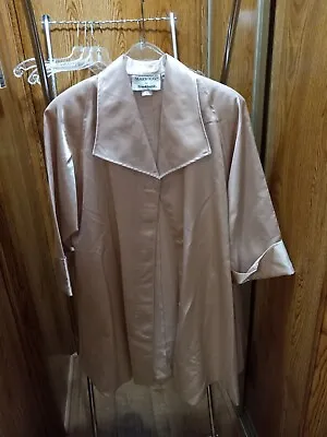 Mary Kay Beauty Consultant Class Smock Vintage Size M Beige Silky 3/4 Sleeve  • $13