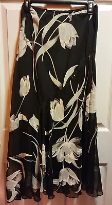 Metro Wear Women's Floral Lined Skirt Size Small • $15