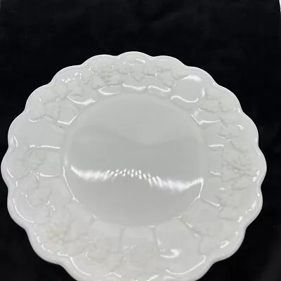 Westmoreland White Milk Glass Paneled Grape 10 1/2  Dinner Plate Excellent Cond • $9.99