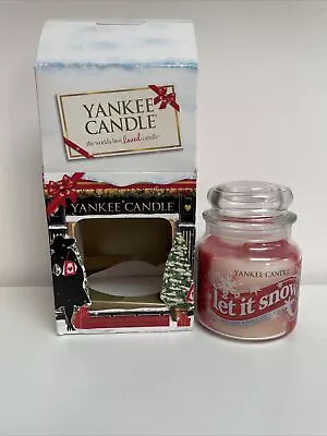 YANKEE CANDLE LET IT SNOW SWIRL CANDLE SPARKLING SNOW CHERRIES ON SNOW 13 Oz Box • £49