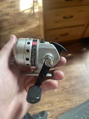 Vintage Daiwa Silvercast Model 208RL Closed Face Thumb Button Casting Reel • $10