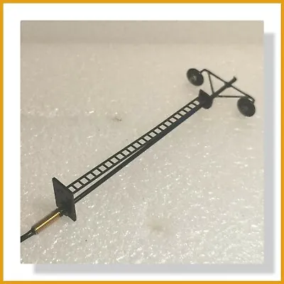 £6.99 • Buy Twin Yard Light 110mm With Ladder - Fitted With 12v Resistor - OO Gauge (1pcs)