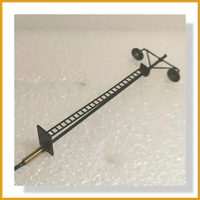 Twin Yard Light 110mm With Ladder - Fitted With 12v Resistor - OO Gauge (1pcs) • £6.99