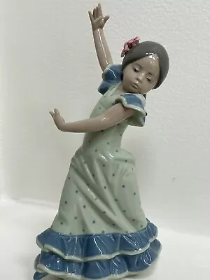 Lladro #5192  Lolita  Spanish Flamenco Dancing Girl Porcelain Figurine & Flowers • $149