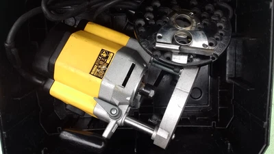 £159.99 • Buy DEWALT  DW625E  -    LX  Tipe 6       VARIABLE SPEED ROUTER 2000W 115v