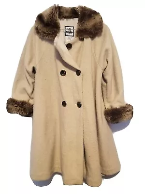 Corky And Company Girls Jacket Size 8 Furry White/brown  • $5.99