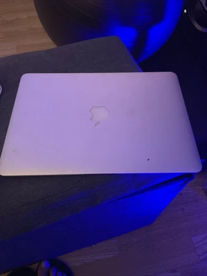 £42 • Buy Apple MacBook Air 13 Late 2010 - Core 2 Duo - 2 GB DDR3 - 128 GB FAULTY