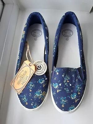 New With Tags Fat Face Navy Floral Flat Shoes Size 4 • £12