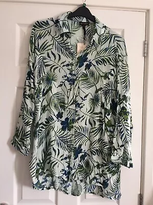 £2 • Buy Ladies Oversized Button Through Tropical Print Shirt - QED London - Size M