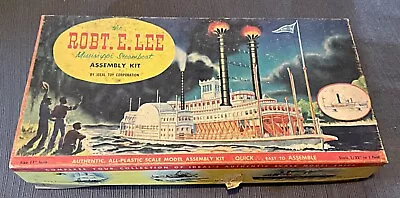 Pyro The Robert. E. Lee Mississippi Steam Boat Ship Model Kit Boxed 237 • $38.95