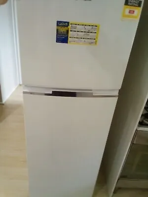 Westinghouse 370 Litre Frost Free Top Mount Fridge • $240