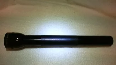 Maglite Heavy-Duty Incandescent 4-Cell D Flashlight  Black *NEW* W/xtra Bulb • $32.95