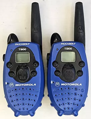 Lot Of 2 MOTOROLA Talkabout T5100 Two Way Radios Walkie Talkies Blue - Tested • $12.99