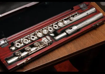 Yamaha 681 Flute  Comparable To The YFL-784 Model • $3050