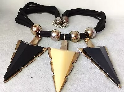   TT32 --statement Gold Tone Black Cream Large Arrow Head Multi-row Necklace • £8.50