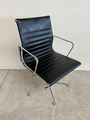 5 X USED CONTEMPORARY BLACK LEATHER EAMES STYLE OFFICE COMPUTER CHAIR (A383) • £50