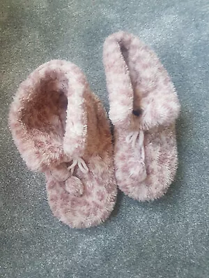 M&S Girls Slipper Boots - Size 5 UK • £4.99