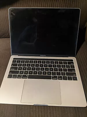 Apple MacBook Air 13.3  (128GB SSD Intel I5 8th Gen. 3.60 GHz 8GB) *LOCKED* • $60