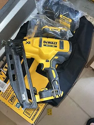 DeWalt DCN660D1 20V Cordless Angled Finish Nailer Kit • $102.50