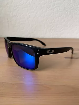 Oakley Holbrook Sunglasses New Ice Blue Polarized Lenses  • £42.50