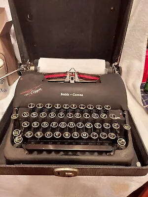 Vintage Smith Corona Clipper Typewriter • $65