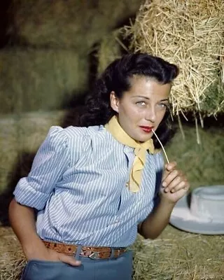 Gail Russell Beautiful Paramount Star In Hay Loft Glamour Pose 24x36 Inch Poster • £28.94