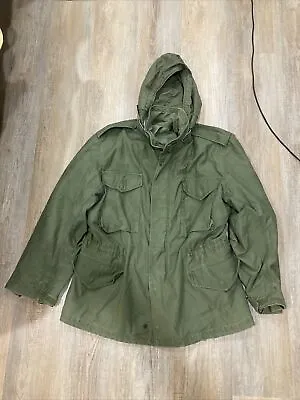 Vintage Vietnam Era M65 Cotton Sateen Field Jacket Medium Regular OG107 • $69.99