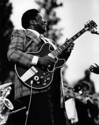 Singer Bb King Plays A Gibson Es355 Guitar 1979 Old Music Photo 2 • $9