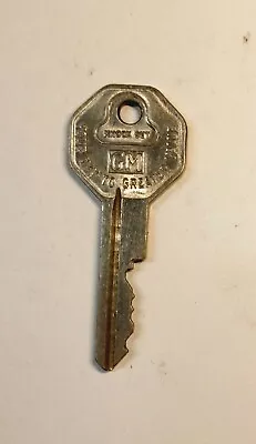 Vintage GM Briggs & Stratton Corp KnockOut Key #8091 • $11.49