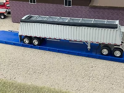 Black 1/64 Scale Neville Style 36' Hopper Grain Trailer • $45