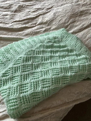 £20 • Buy Bn Hand Knitted Macaroon Green Baby Shawl