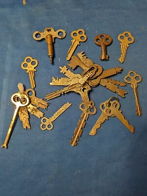 Very Nice Lot Vintage Keys. Assorted Sizes And Designs • $4.93