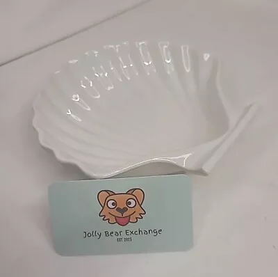 Sea Shell Scallop Ribbed Soap Jewelry Trinket White Milk Glass Dish House Decor • $8