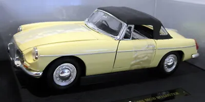 Corgi 1/18 Scale Diecast - 45201 MG MGB Roadster Primrose Yellow • $189.99