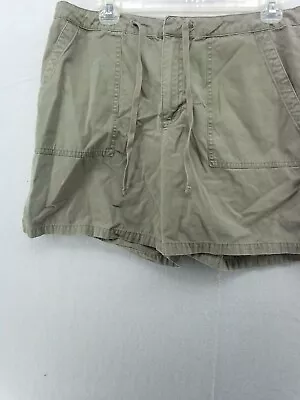 NWT OLD NAVY Everyday Shorts Women's Size 12 Mid Rise Sunflower Gold • $12.75