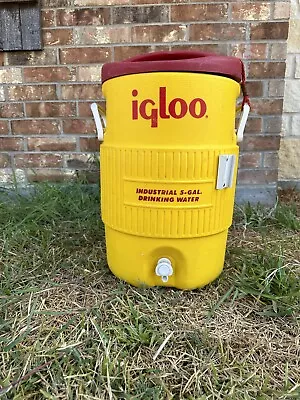 Vintage Igloo Drinking Water Industrial 5 Gallon Cooler Yellow • $9