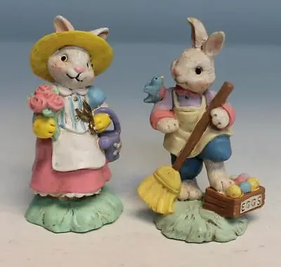 Cottontail Lane Midwest Of Cannon Falls Shopkeeper (Sweeper) & Flower Peddler • $12.95